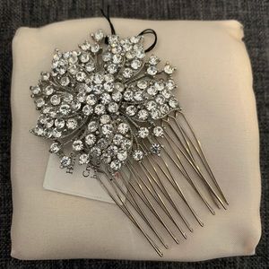 Giavan silver hair piece